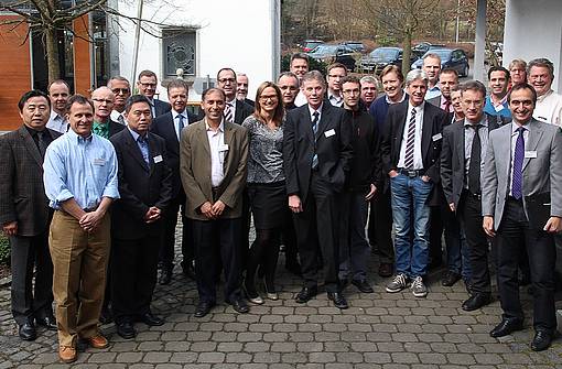 Teilnehmer aus aller Welt beim International Sales Meeting des Steuler Anlagenbau nach Höhr-Grenzhausen
