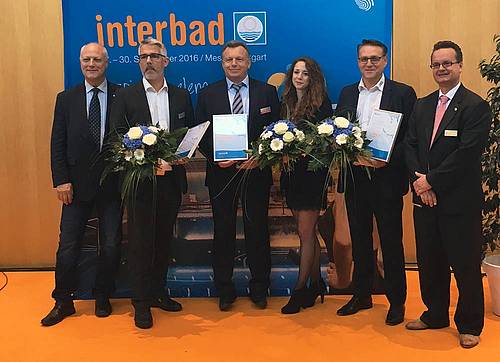 Preisverleihung des Innovation Award 2016 an Steuler Pool Linings auf der Interbad