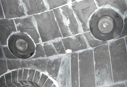 Ausmauerung in einer Schwefelsäureanlage mit säurefesen Steinen von Steuler